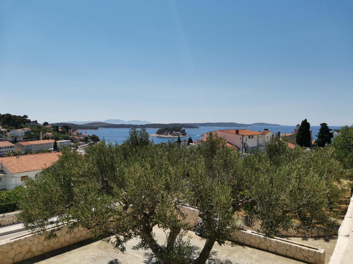 Apartment Buzolic Hvar Town Esterno foto